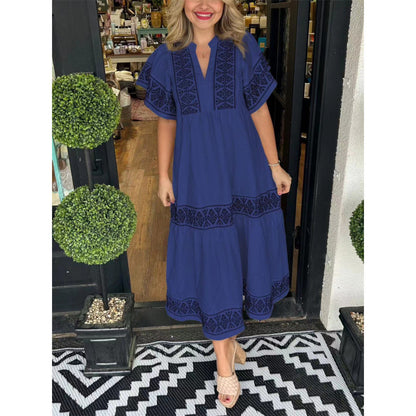 Robe maxi femme avec des détails de broderie raffinés et une coupe évasée Chic und Stil