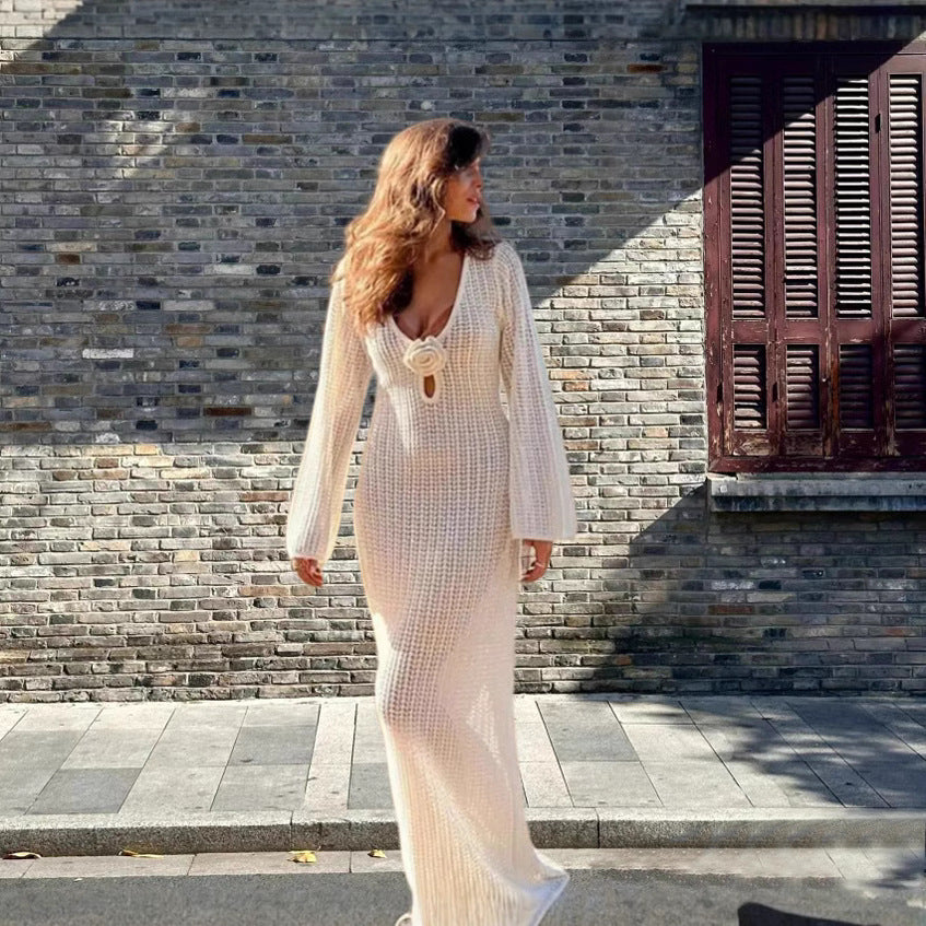 Robe maxi en tricot pour femmes avec décolleté en V profond et détail décoratif de bouton Chic und Stil