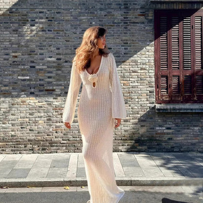 Robe maxi en tricot pour femmes avec décolleté en V profond et détail décoratif de bouton Chic und Stil