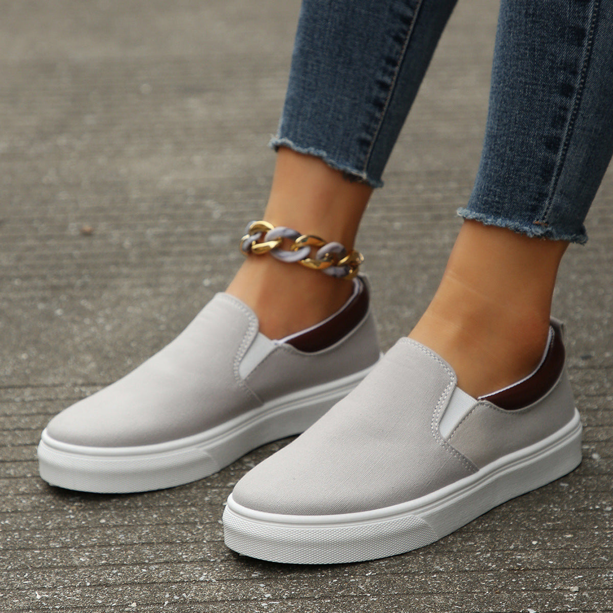 Chaussures de loisirs pour femmes à enfiler avec un accès élastique et une semelle antidérapante Chic und Stil