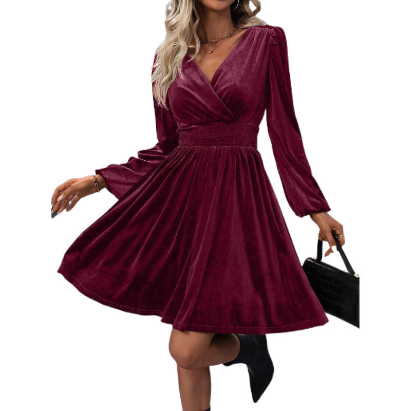 Robe patineuse pour femmes avec élégants fronces et décolleté en V Chic und Stil