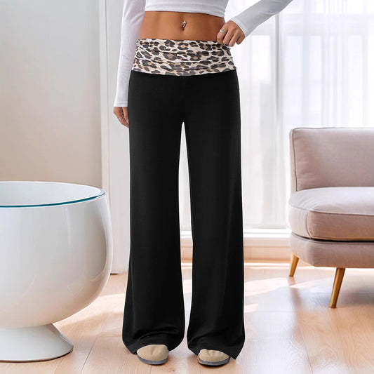 High-waisted lounge pants for women with a rubber belt in chic leopard style