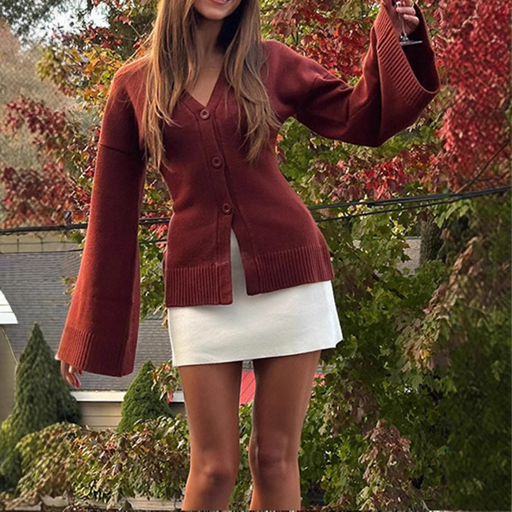 Dames Cardigan et tricot tendance avec des manches larges et une élégante patte de boutonnage Chic und Stil