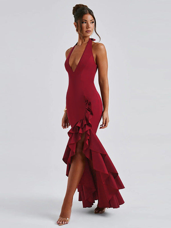 Robe de soirée élégante pour femmes, coupée avec un profond décolleté en V et des détails en volants Chic und Stil