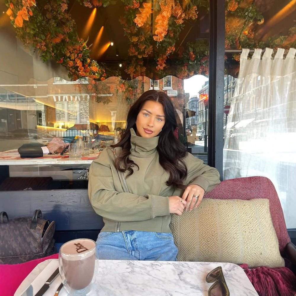 Wide cargo pants for women with elastic waist and side zip pockets Chic and Style