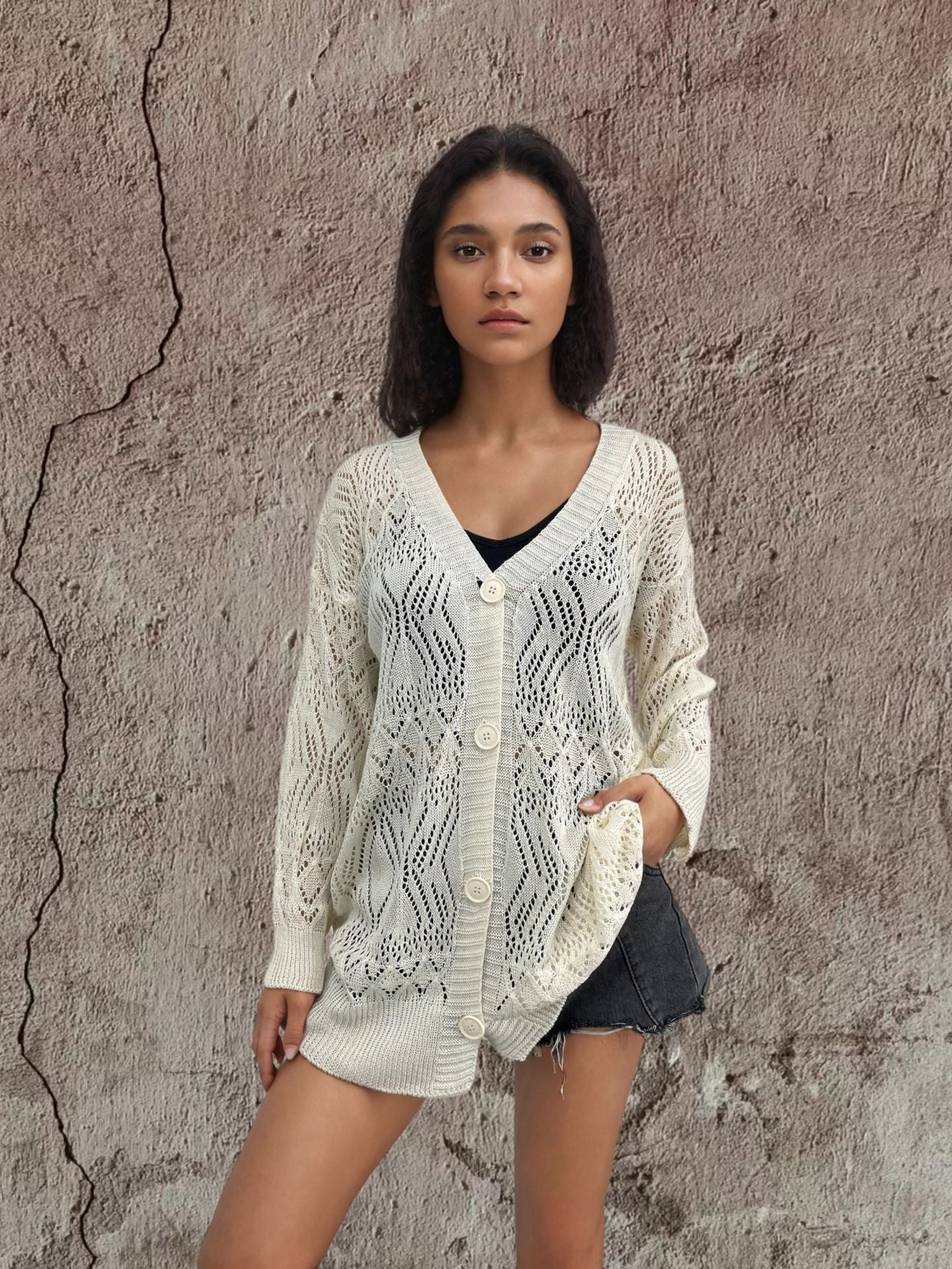 Dames Cardigan léger avec motif en crochet délicat et détails de boutons Chic und Stil