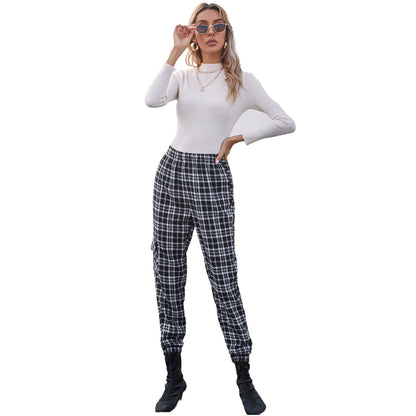 Pantalons à carreaux décontractés pour femmes avec taille élastique et poches latérales pratiques Chic & Stil