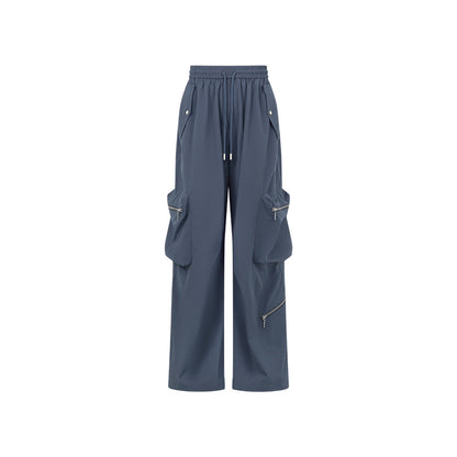 Functional cargo pants for women with elastic waist and practical zip pockets Chic and Style