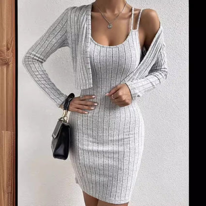 Robe maxi ajustée pour femmes avec structure côtelée enregistrée et cardigan léger Chic und Stil