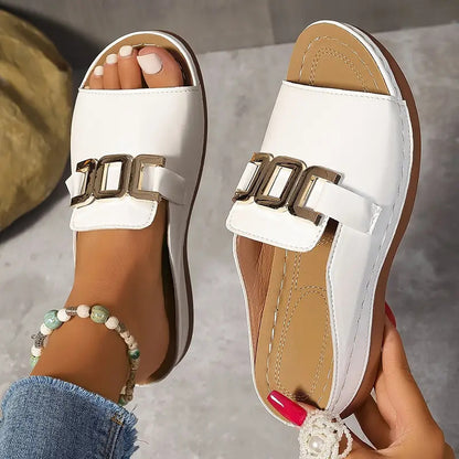 Sandales à brides confortables pour femmes avec une fermeture à boucle élégante Chic und Stil