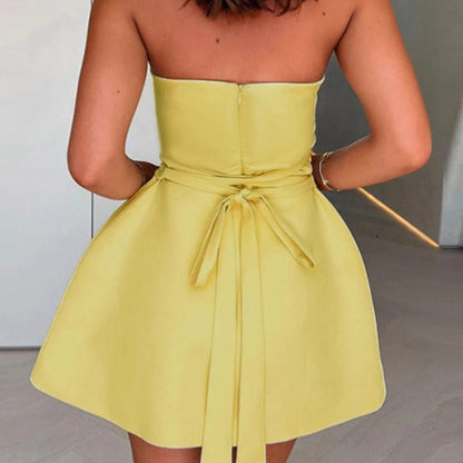 Robe bandeau pour femmes avec jupe volumineuse et coupe flatteuse Chic und Stil