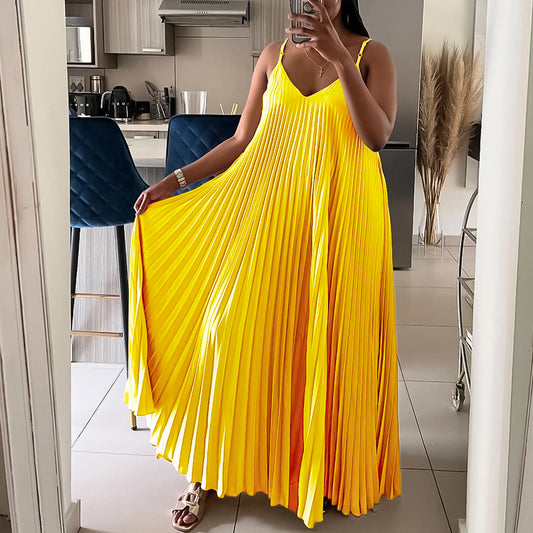 Robe maxi femme avec design plissé et bretelles spaghetti Chic und Stil
