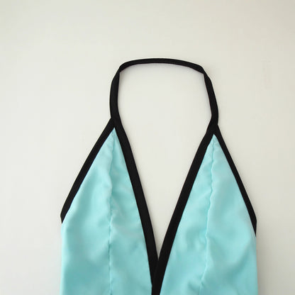 Robe maxi pour femmes avec un élégant col halter et des détails romantiques en volants Chic und Stil