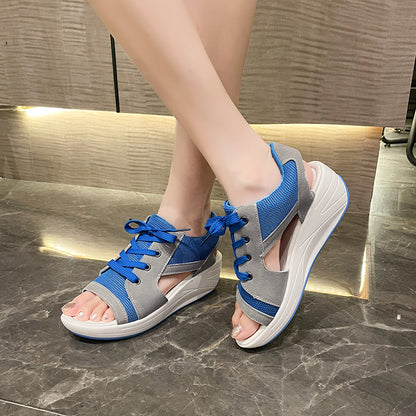 Sandales de sport féminines avec tige en mesh respirant et semelle en wedge flexible Chic und Stil