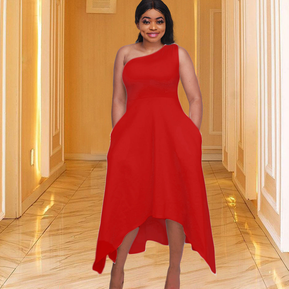 Robe de cocktail asymétrique pour femme avec une seule bretelle et ceinture Chic und Stil