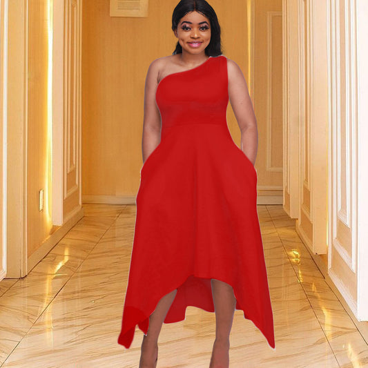 Robe de cocktail asymétrique pour femme avec une seule bretelle et ceinture Chic und Stil