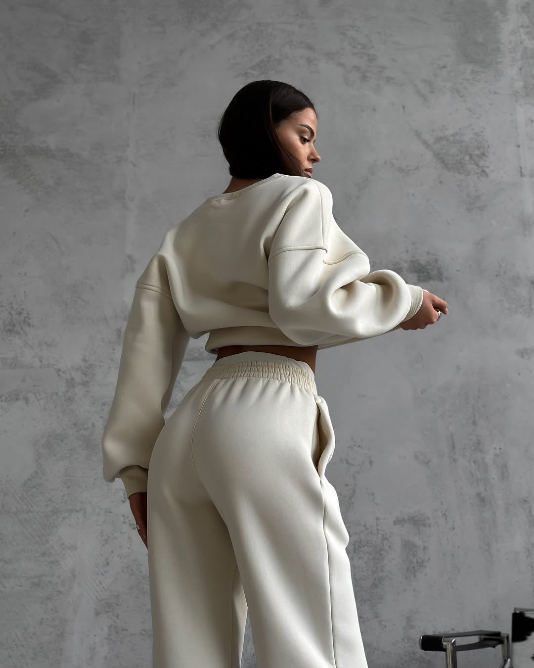 Chic and Style loose fit sweatshirt and jogger pants set for women