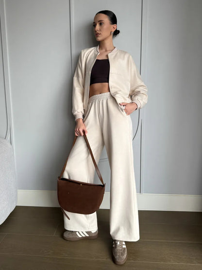 Oversized sport jacket for women with elastic sleeves and wide pants Chic und Stil