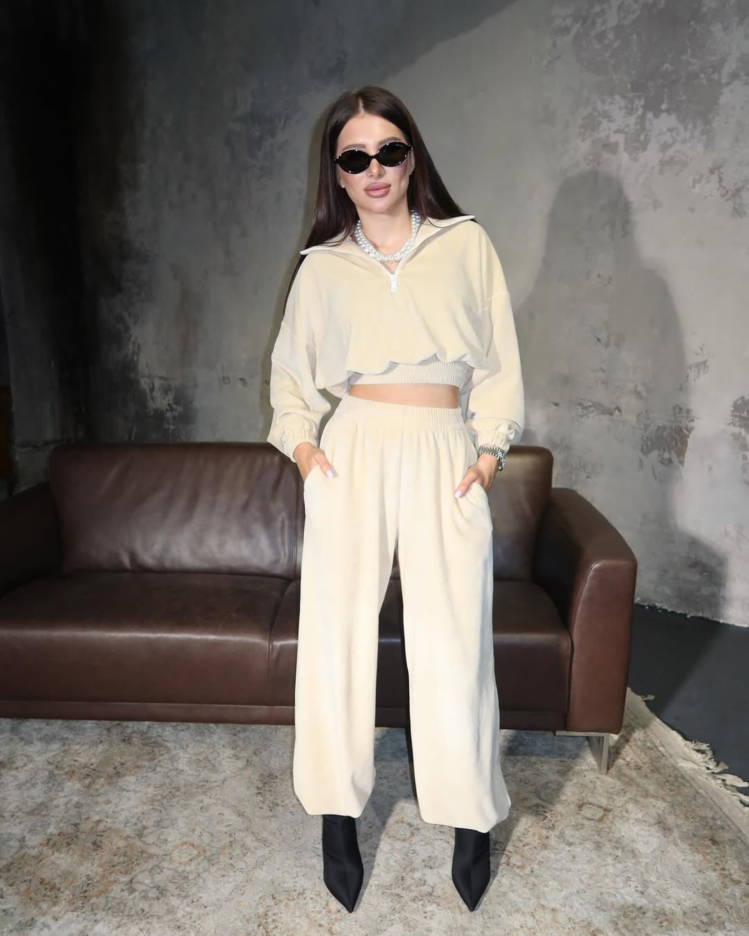 Casual set for women with a short top and comfortable pants Chic and Style