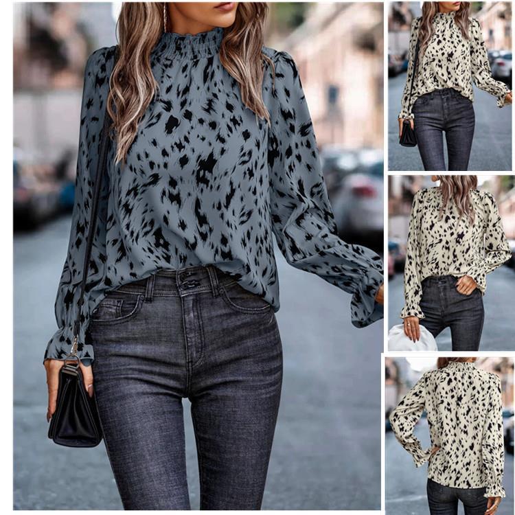 Chemisier pour femmes avec col volant et motif animalier Chic und Stil