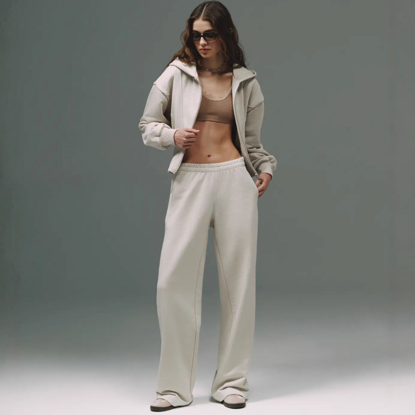 High-quality fleece women's lounge set with hoodie and wide pants Chic and Style