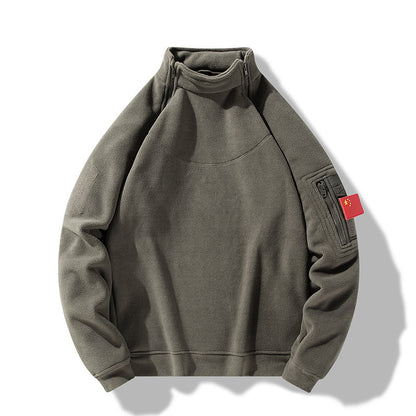 Fleece pullover for men with a high collar and practical zip pockets Chic und Stil