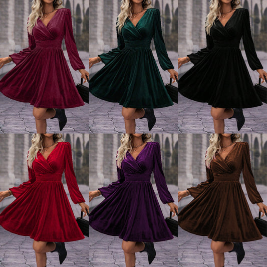 Robe patineuse pour femmes avec élégants fronces et décolleté en V Chic und Stil