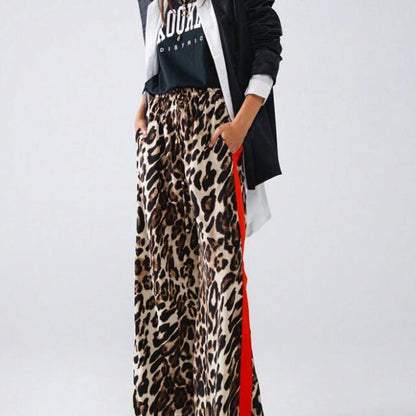 Wide linen pants for women with trendy leopard pattern and contrasting stripe Chic und Stil