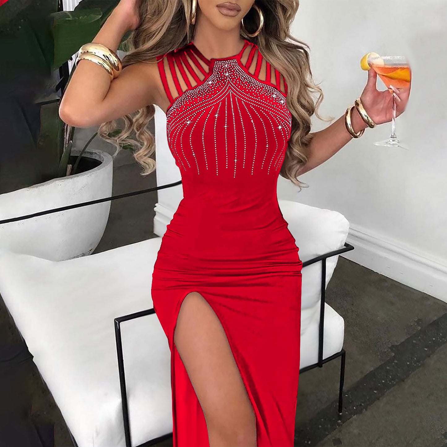 Dames Robe de soirée élégante avec des ornements en strass et une fente profonde Chic und Stil