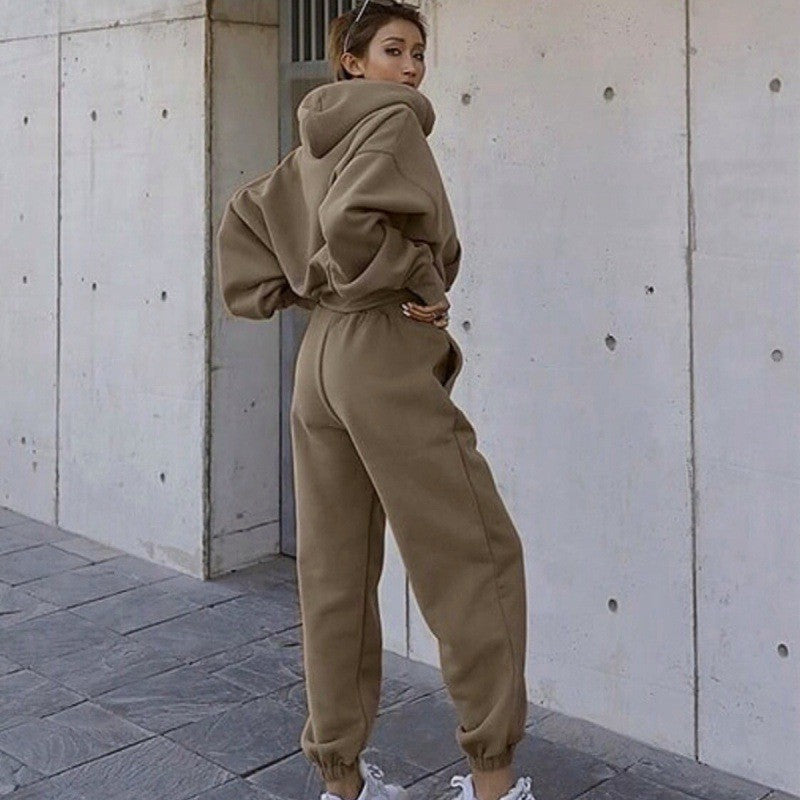 Femme Pull à capuche confortable avec coupe décontractée et poches pratiques Chic und Stil