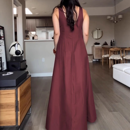 Robe maxi pour femmes avec un élégant décolleté en V et des poches pratiques Chic und Stil