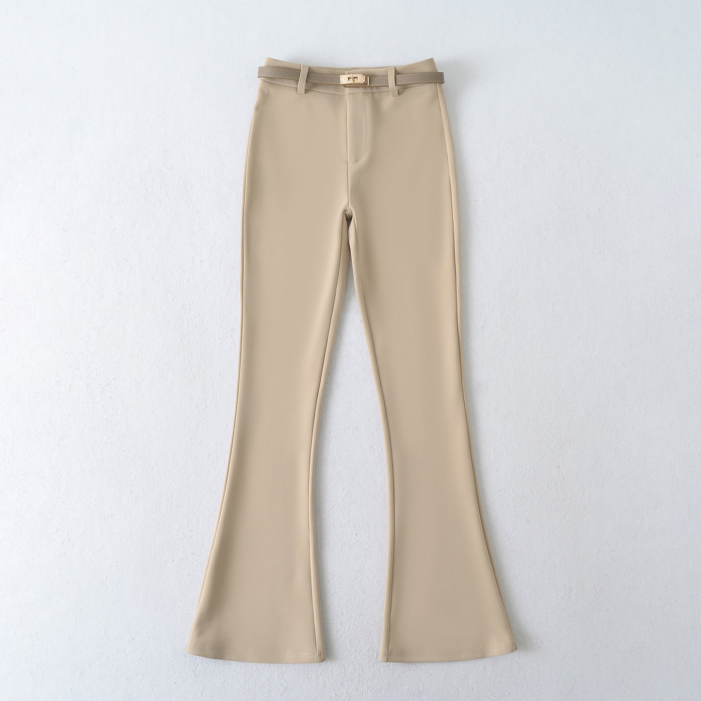 Women's flared pants with fitted waist and decorative belt Chic und Stil