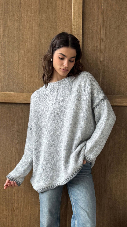 Pull en tricot douillet pour femmes avec des détails d'accent contrastants Chic und Stil