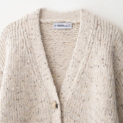 Dames cardigan à la mode avec décolleté en V profond et poches pratiques Chic und Stil
