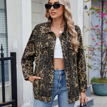 Veste en denim pour femmes au design léopard tendance avec une coupe décontractée Chic und Stil