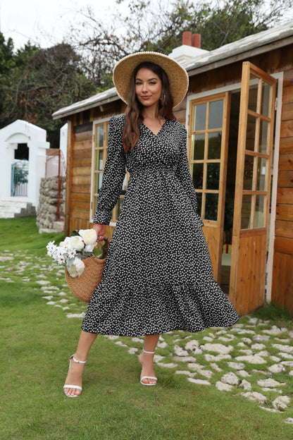 Robe midi femme avec des pois floraux et une jupe évasée Chic und Stil