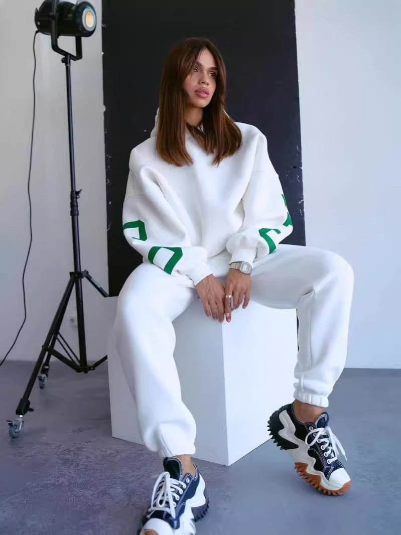 Ladies oversized tracksuit with hood and elastic cuffs Chic and Style