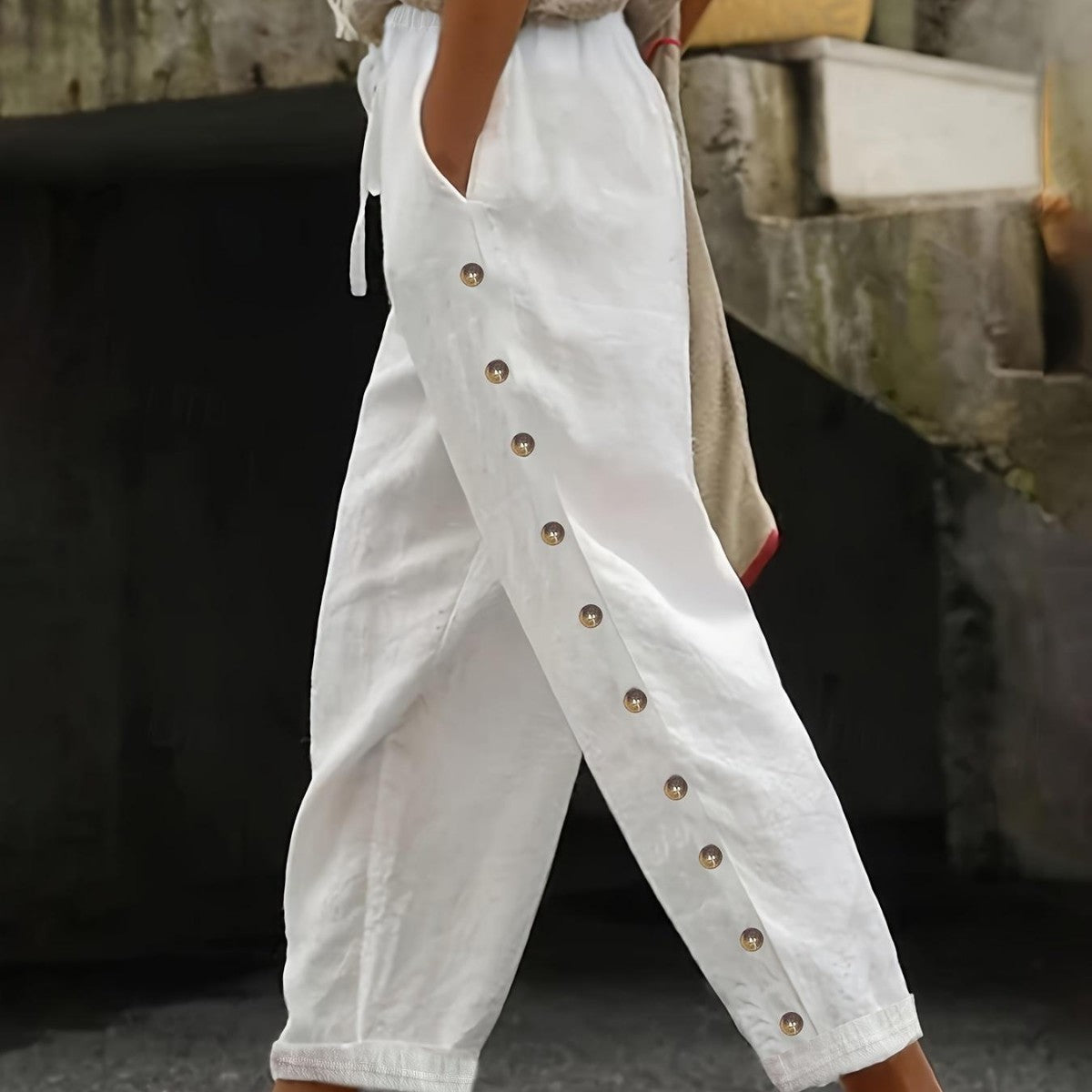 Chic und Stil Women's trendy palazzo pants with button details and elastic waist