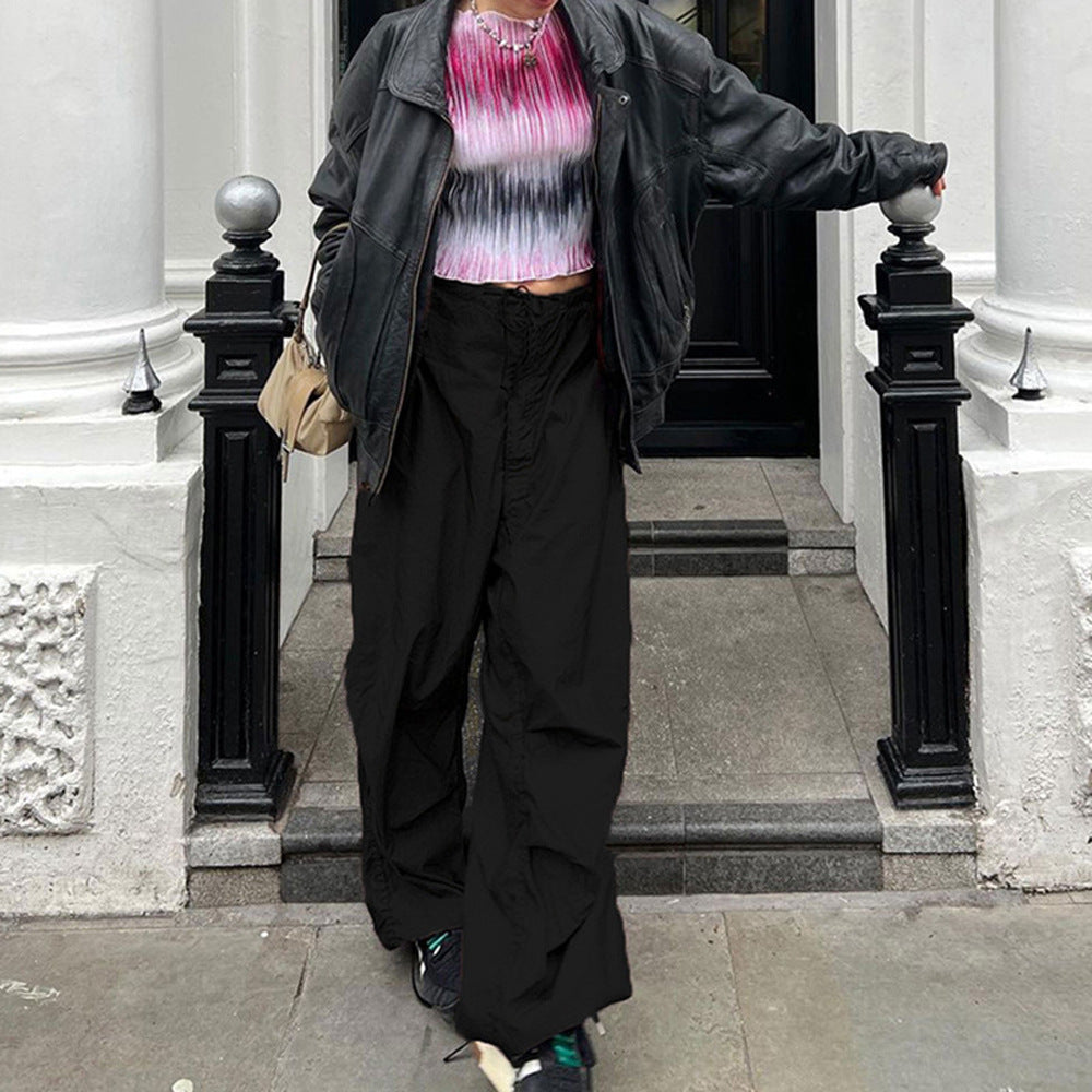 Loose cargo pants for women with elastic waist and practical pocket design Chic und Stil