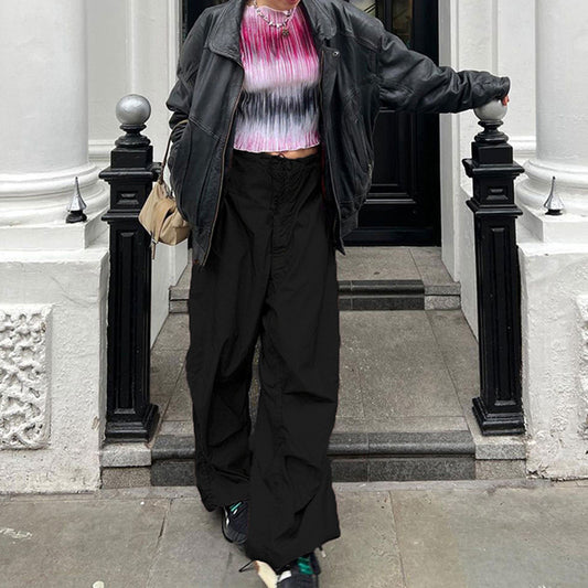 Loose cargo pants for women with elastic waist and practical pocket design Chic und Stil