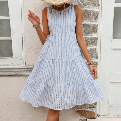 Robe d'été décontractée pour femmes avec légèrement volants et décolleté en V Chic und Stil