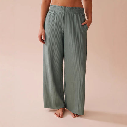 Wide pleated pants for women with elastic waistband and side pockets Chic and Style