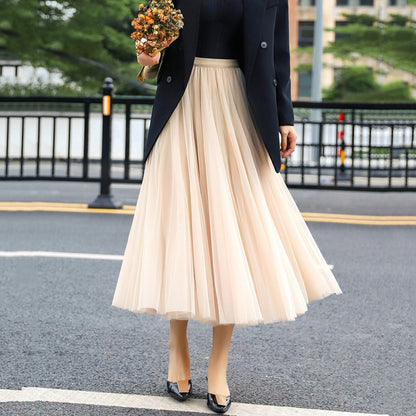 Elegant tulle skirt for women with a flared cut and an elastic waistband Chic und Stil