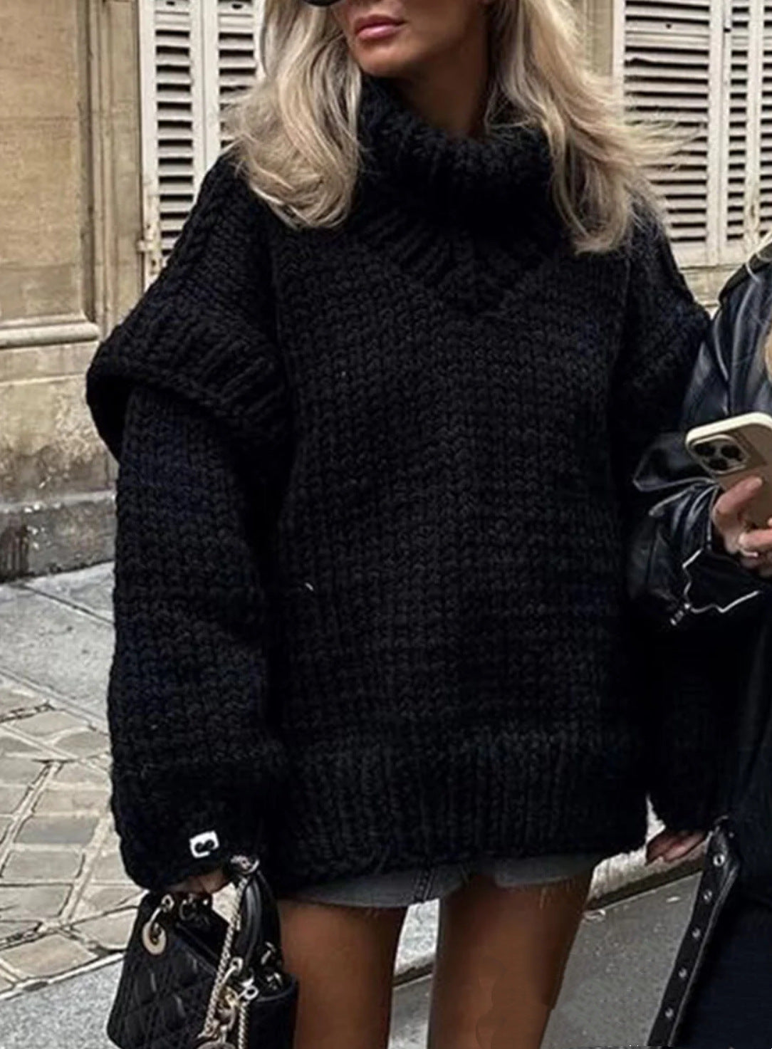 Pull en tricot ample pour femmes avec des manches volumineuses et un col montant Chic und Stil
