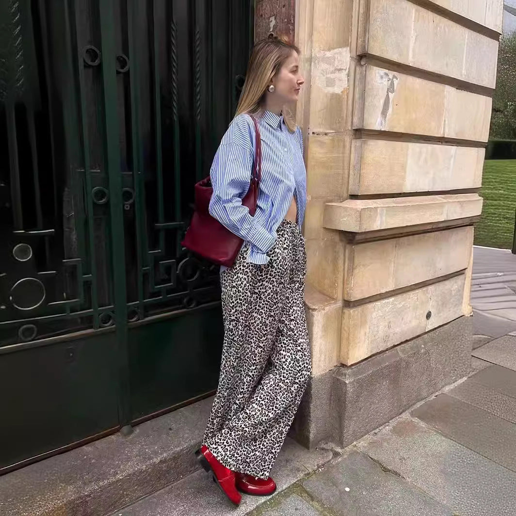 Chemisier féminin à rayures et coupe décontractée Chic und Stil