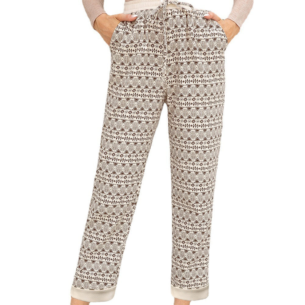 Casual women's pants with elastic waistband and chic and stylish pattern