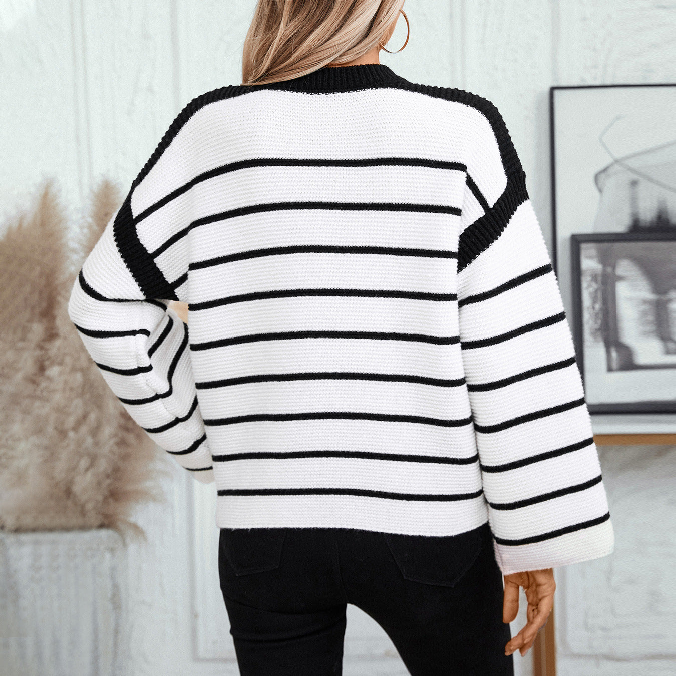 Pull en tricot décontracté pour femmes avec motif rayé bloquant et coupe ample Chic und Stil