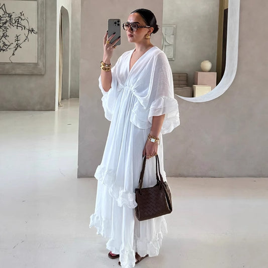 Robe maxi femme avec des détails voluminieux en volants et un élégant décolleté en V Chic und Stil