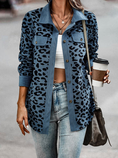 Veste de loisirs pour femmes avec un motif léopard texturé et des poches pratiques Chic und Stil