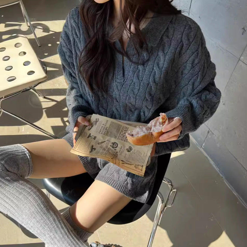 Pull en tricot pour femmes avec motif en torsade tendance et décolleté V profond Chic und Stil